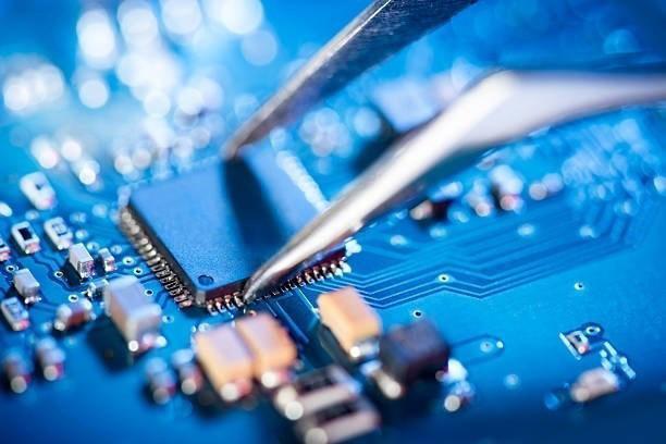 借助超声波感应 IC 提高精度